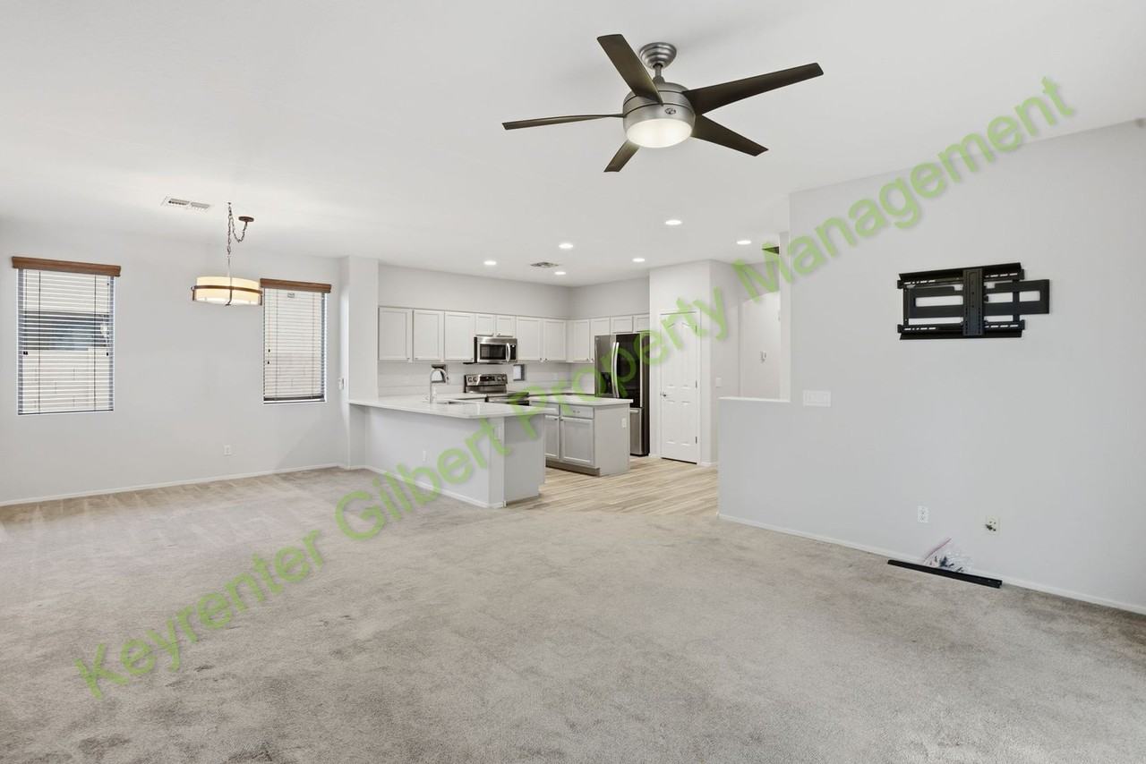 3469 E Turnberry Dr - Photo 5 of 30