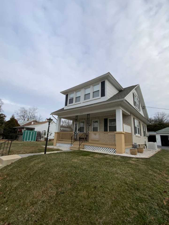 4247 10th Ave - Photo 2 of 18