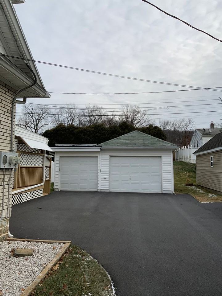 4247 10th Ave - Photo 4 of 18