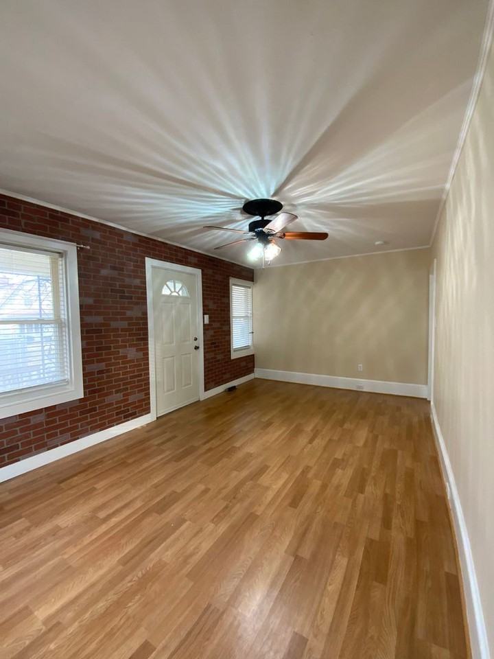 4247 10th Ave - Photo 6 of 18