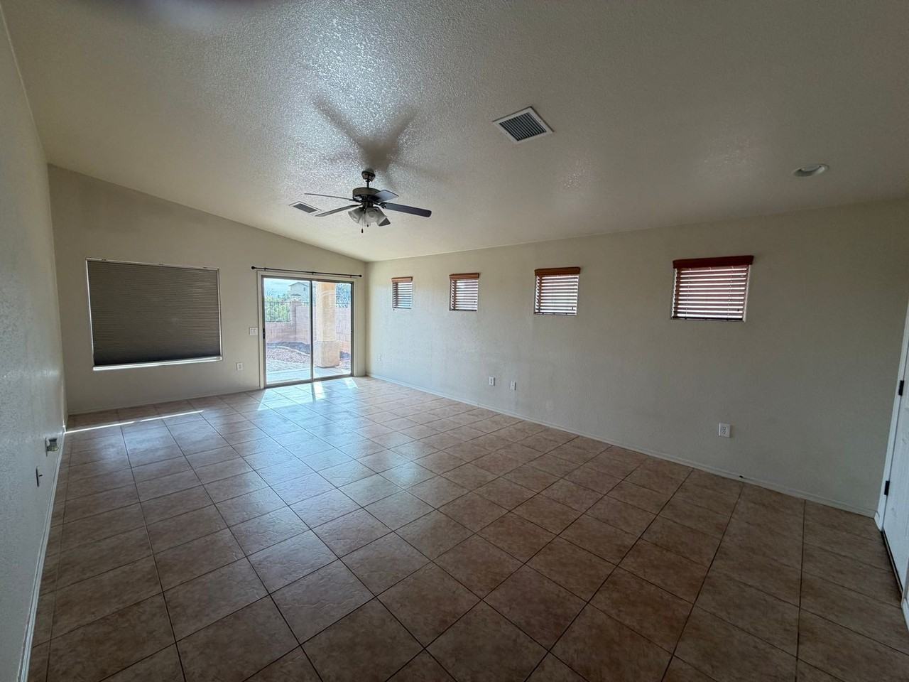 4662 Redwood St - Photo 2 of 29