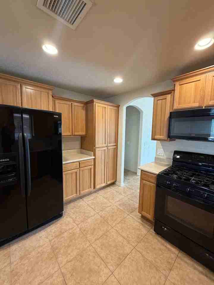4662 Redwood St - Photo 6 of 29