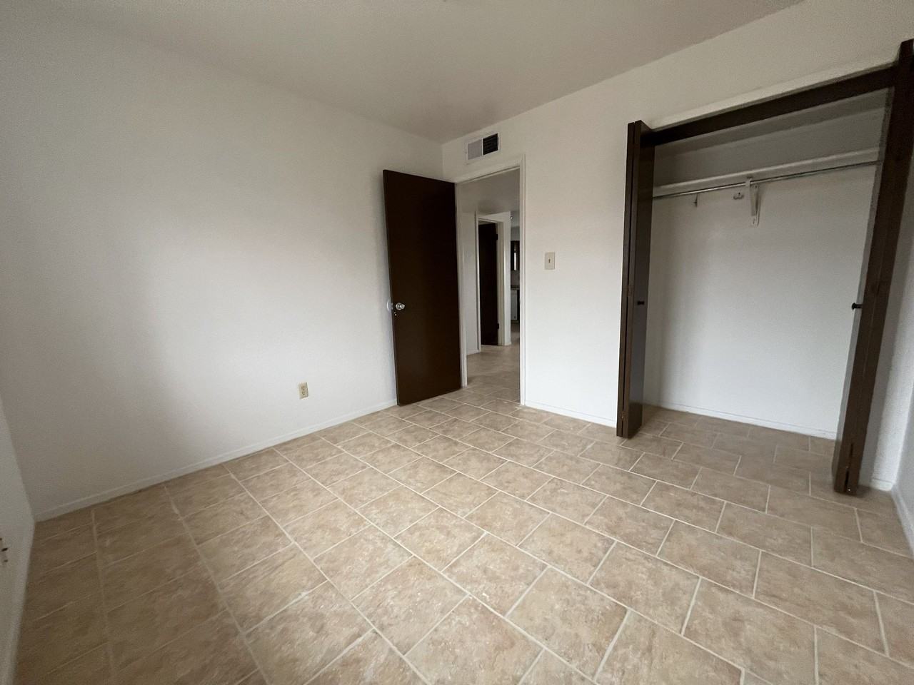 Monte Vista Apartments - Photo 2 of 7