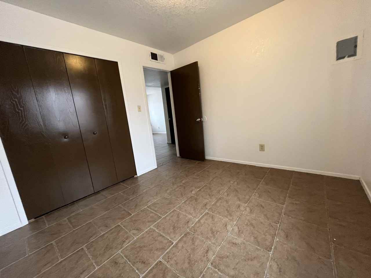 Monte Vista Apartments - Photo 3 of 7