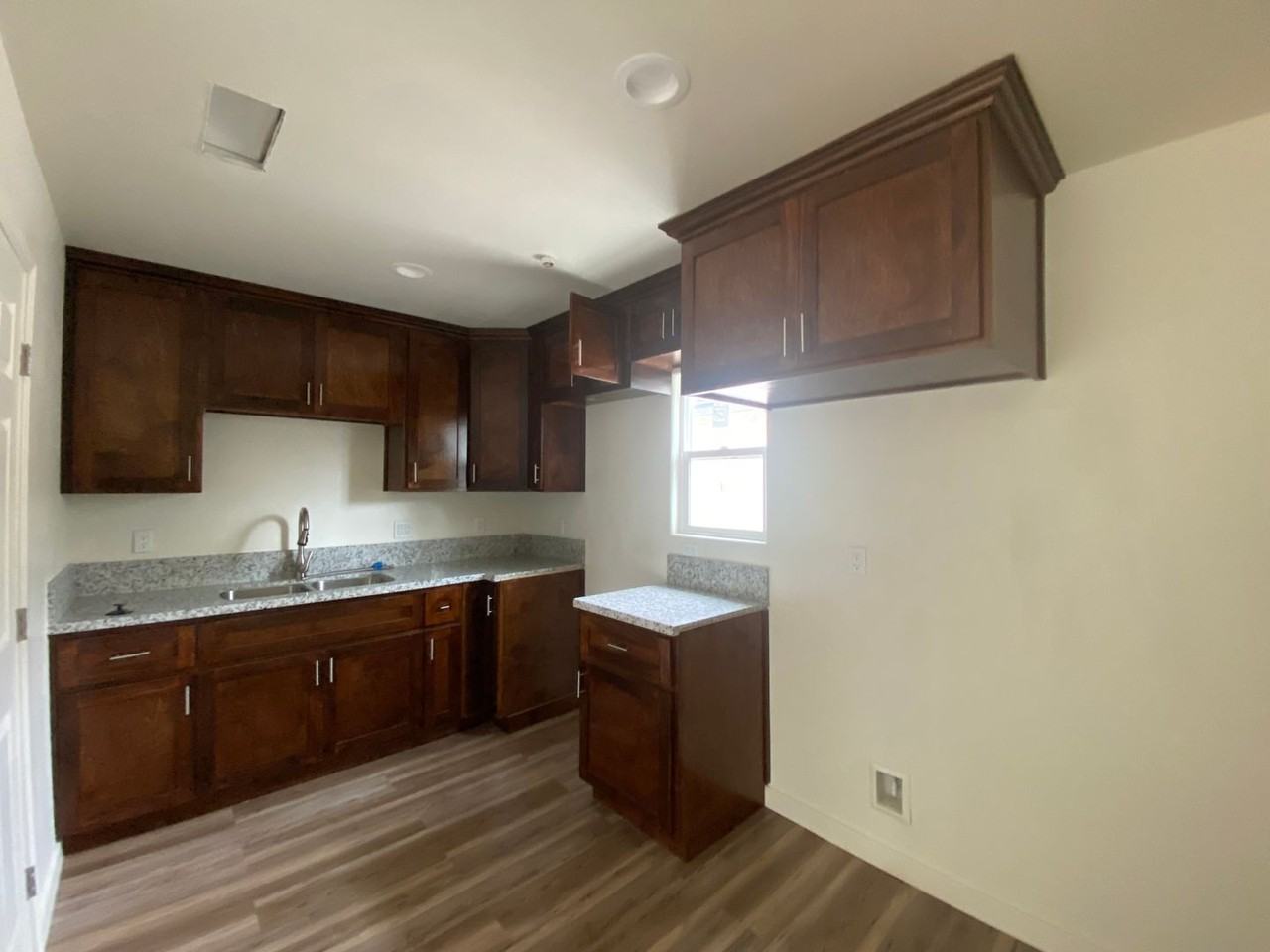 816 Pacific St #B - Photo 6 of 19