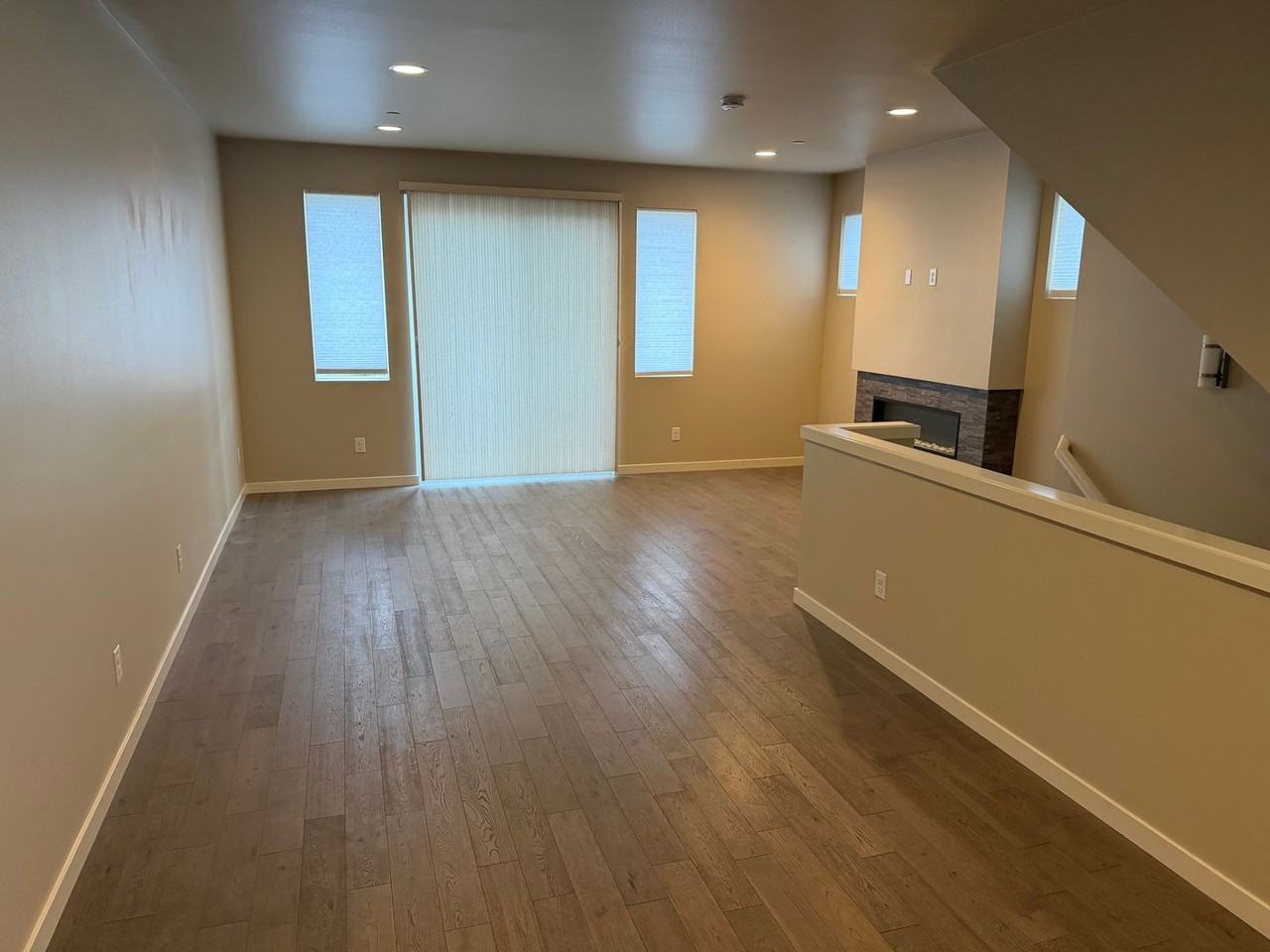 329 Anacortes Pl Ne - Photo 5 of 17