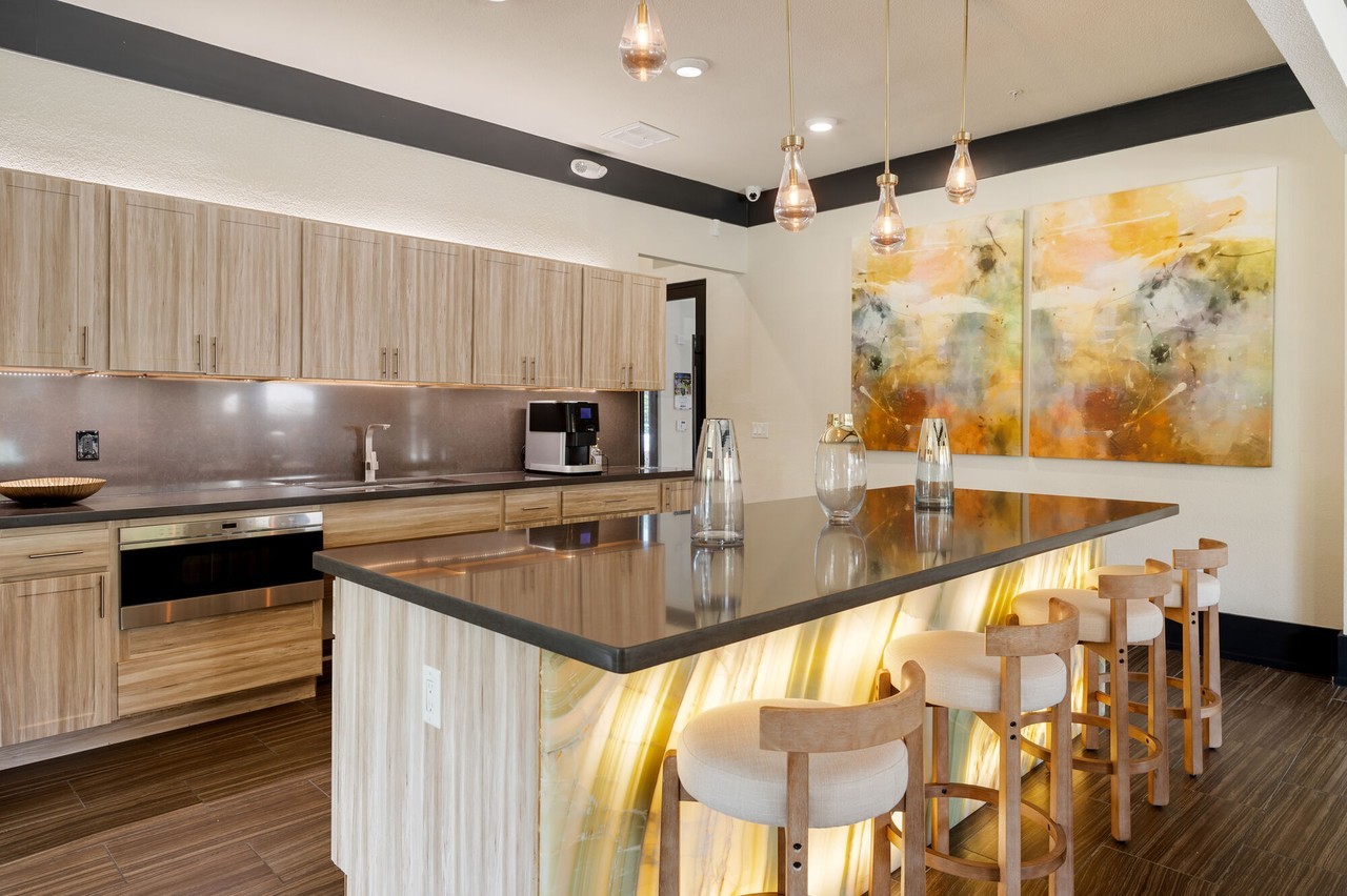 Grandea Lakemont - Photo 3 of 45