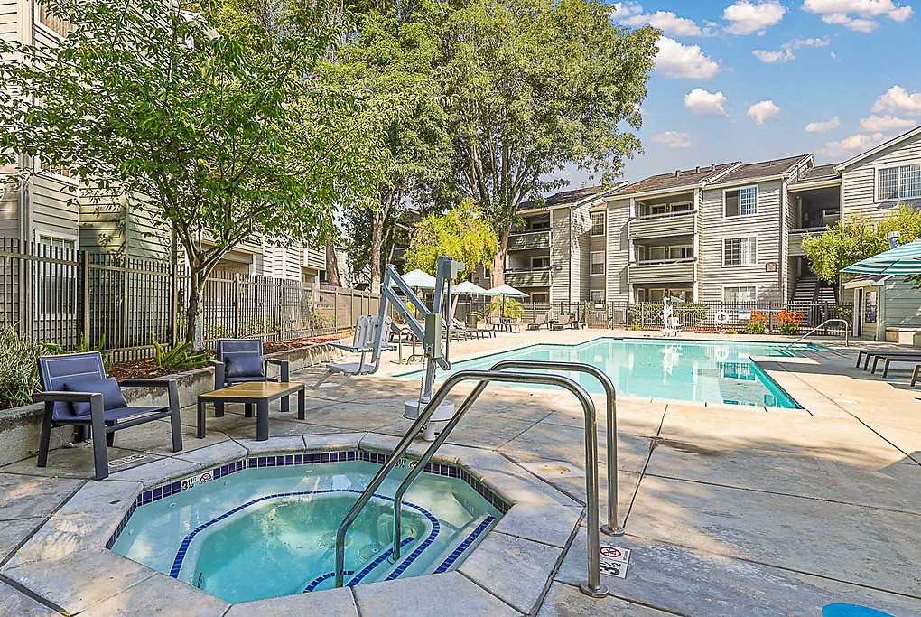 Bristol Commons - Photo 2 of 44