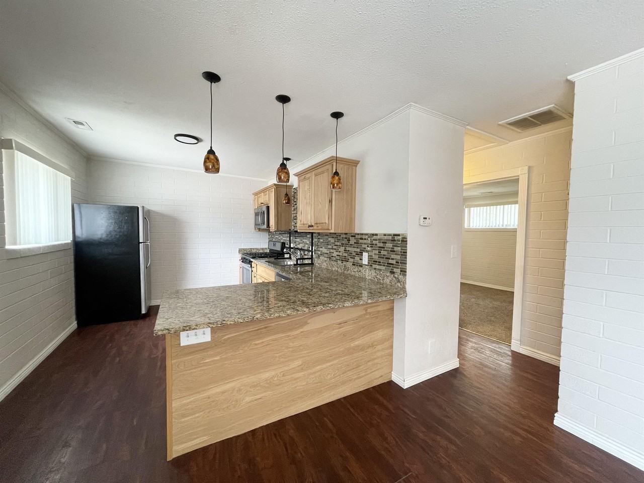 Bennett 6-plex - Photo 4 of 25