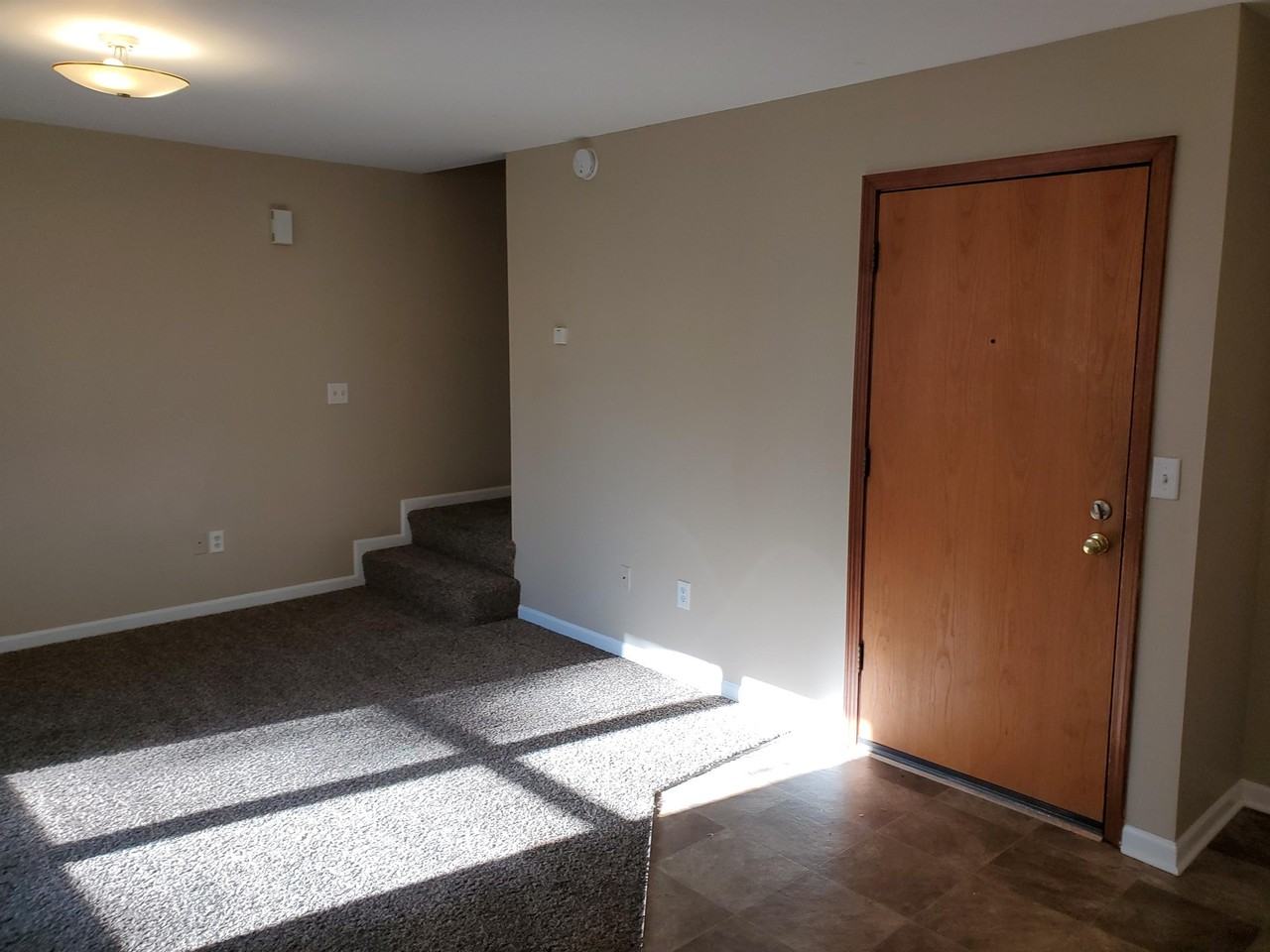 124 N. Summit St. - Photo 3 of 24