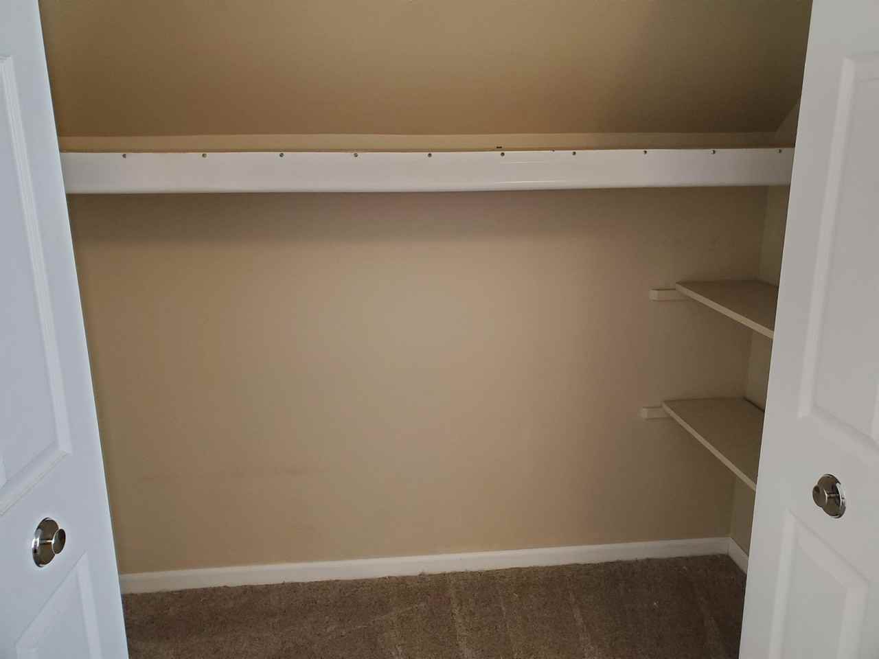 124 N. Summit St. - Photo 5 of 24