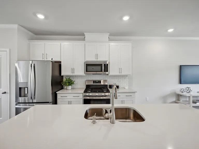 657 Mirkwood Ave #1 - Photo 2 of 11