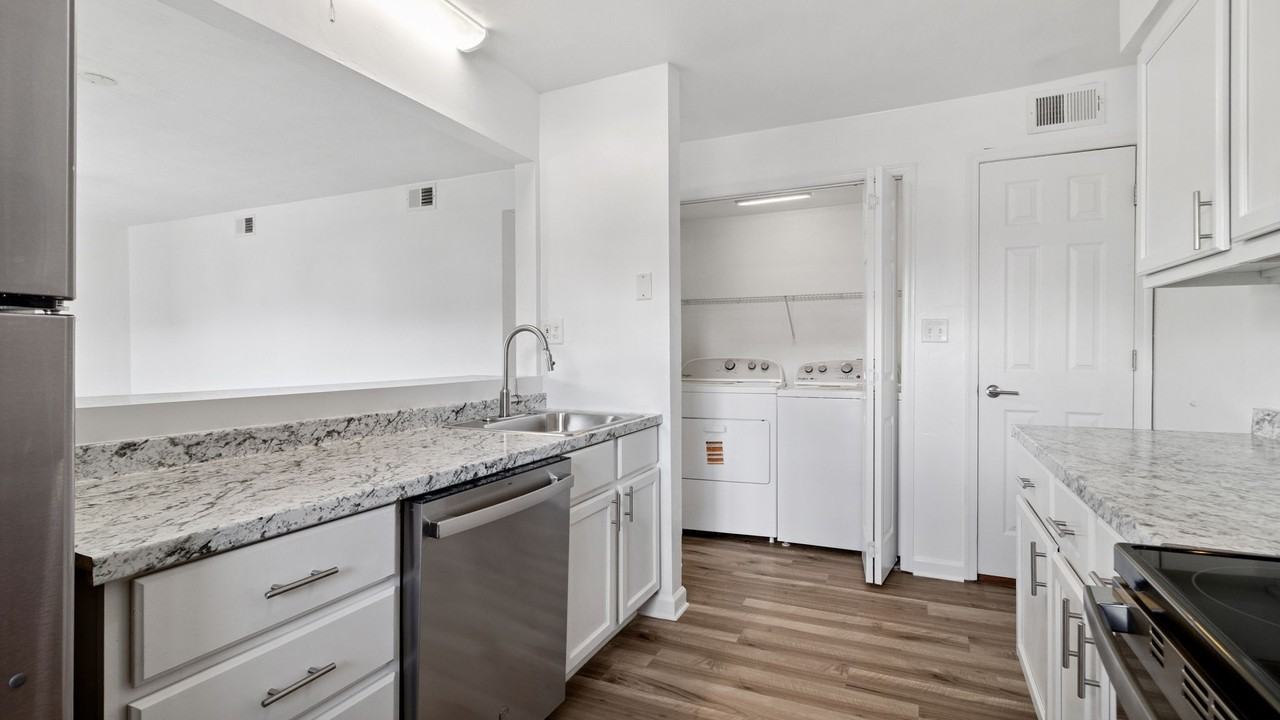 9527 3rd Bay Street - Photo 6 of 27