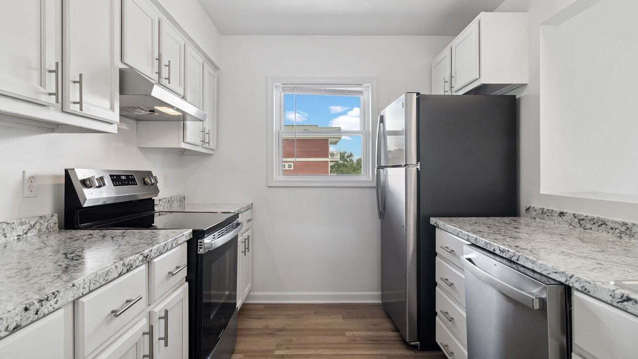 9527 3rd Bay Street - Photo 7 of 27