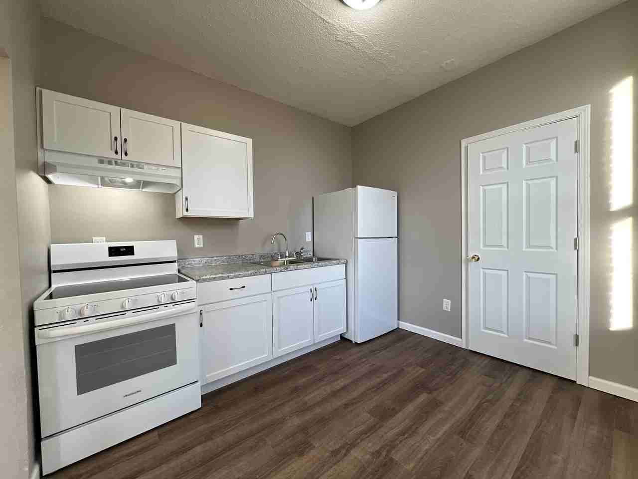 1404 Iowa Street - Photo 5 of 7