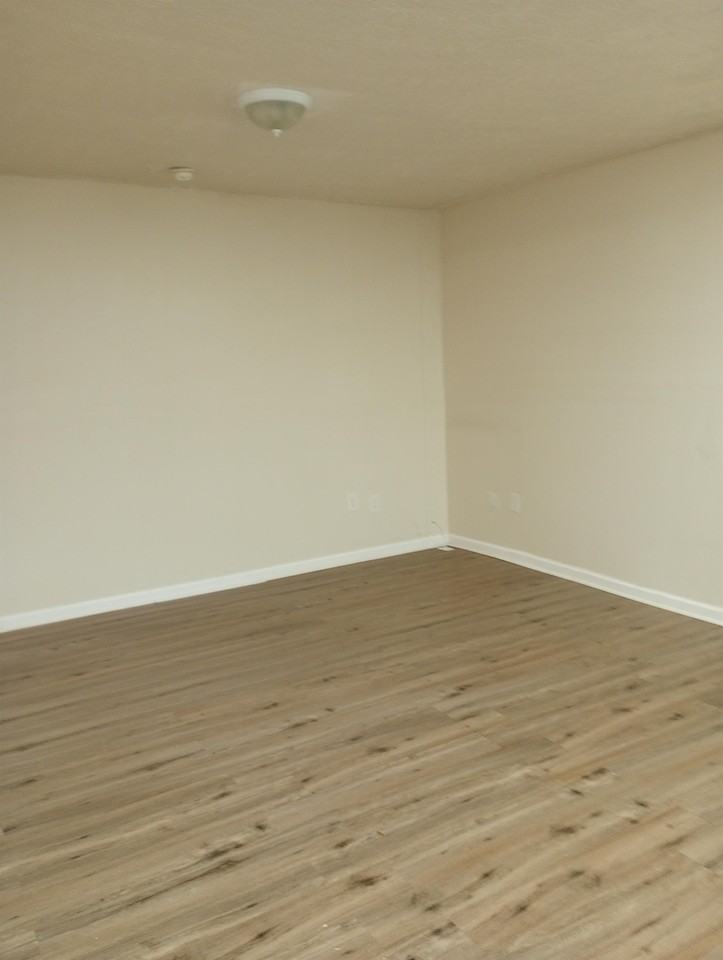 348 Virginia Avenue - Photo 2 of 8