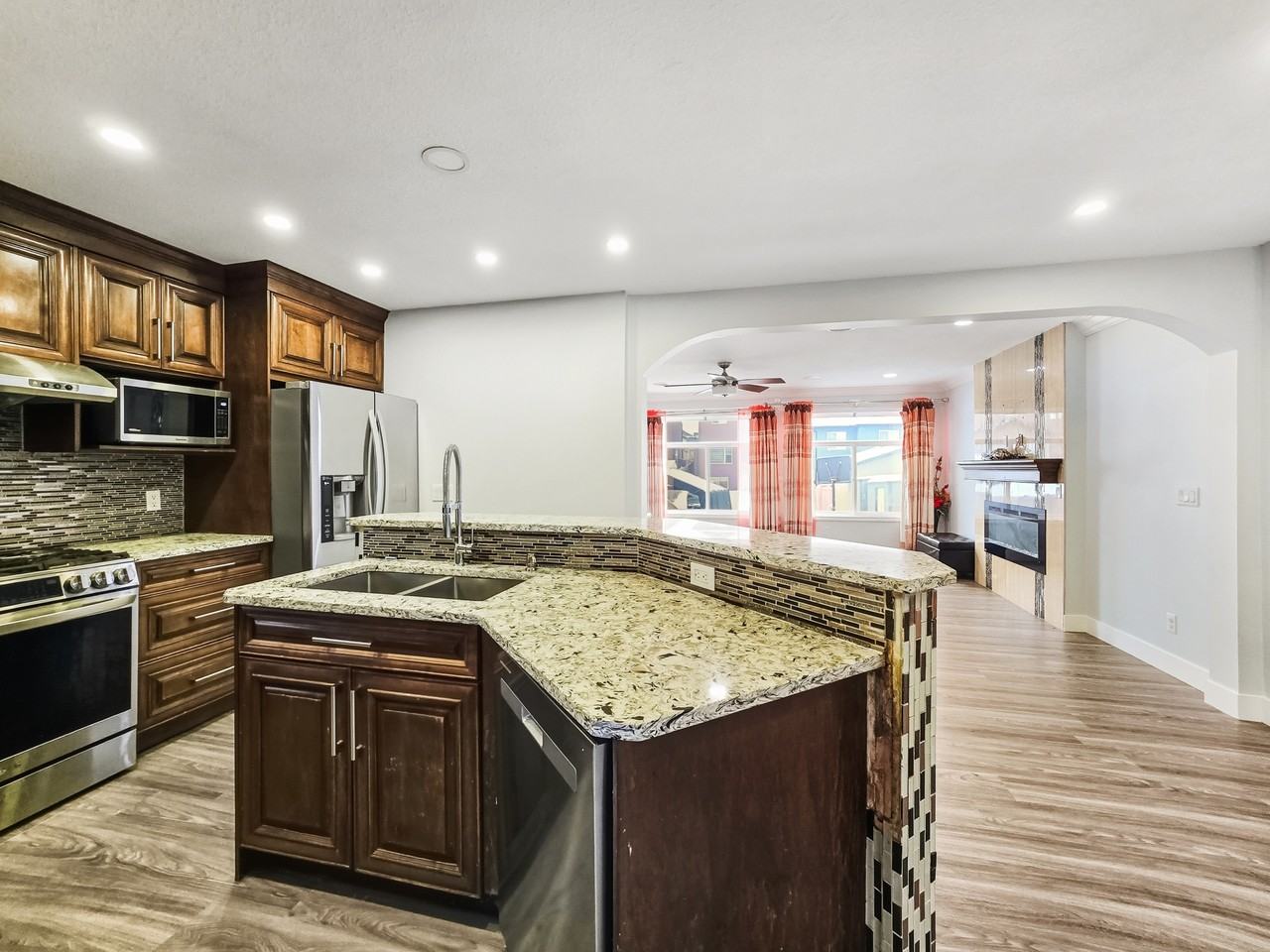 256 Saddlecrest Blvd Ne - Photo 3 of 34