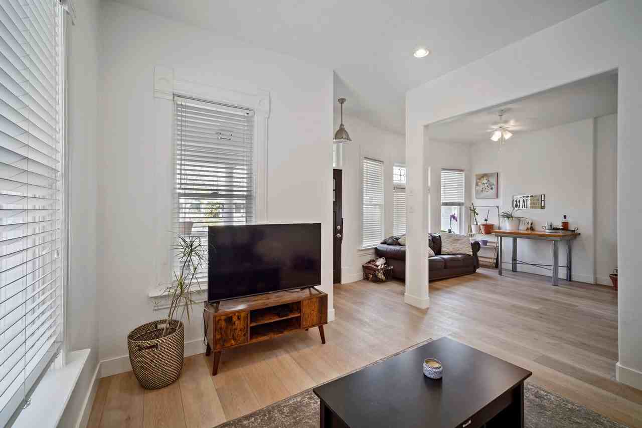 560 South 500 East - Photo 2 of 31