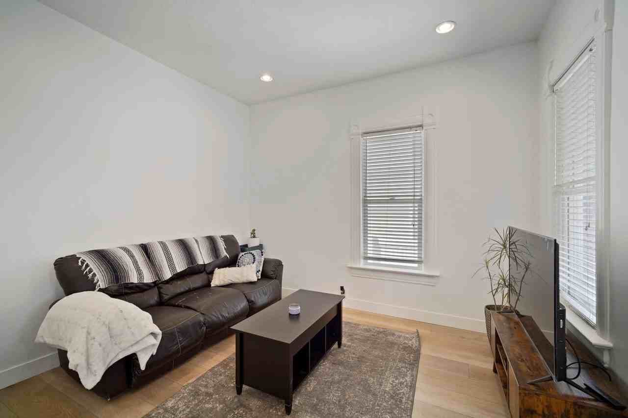 560 South 500 East - Photo 3 of 31