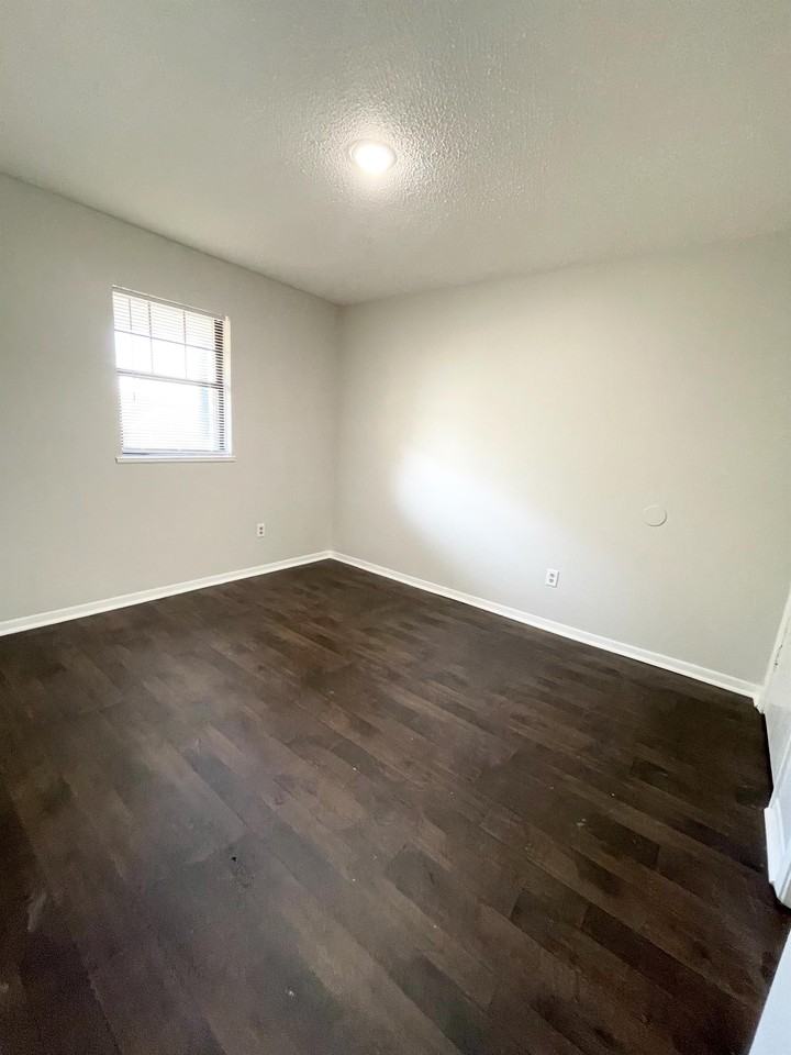 1711 McConnell Avenue - Photo 3 of 4