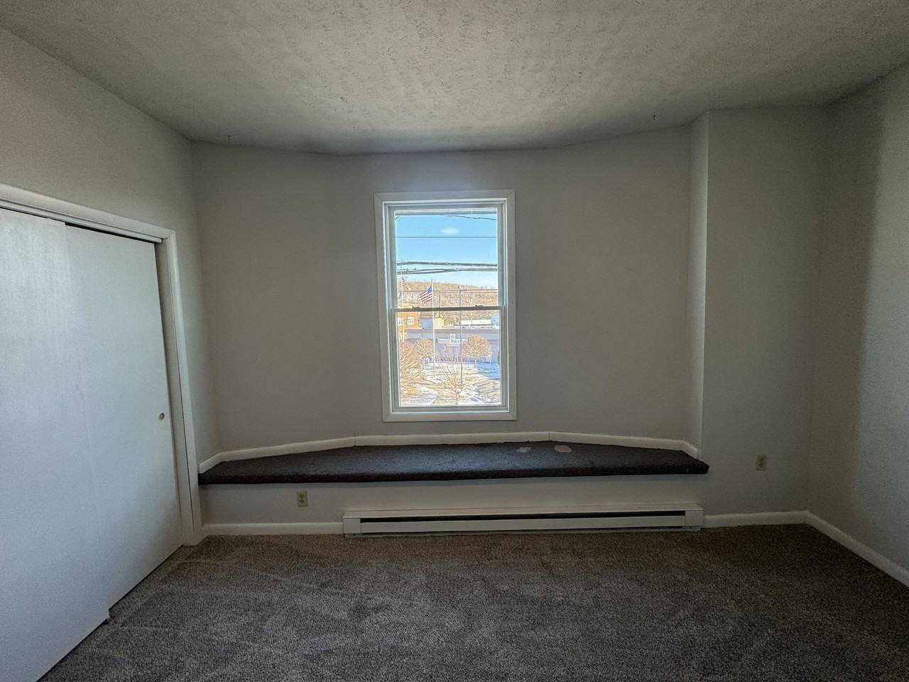 727 Main - Photo 2 of 13