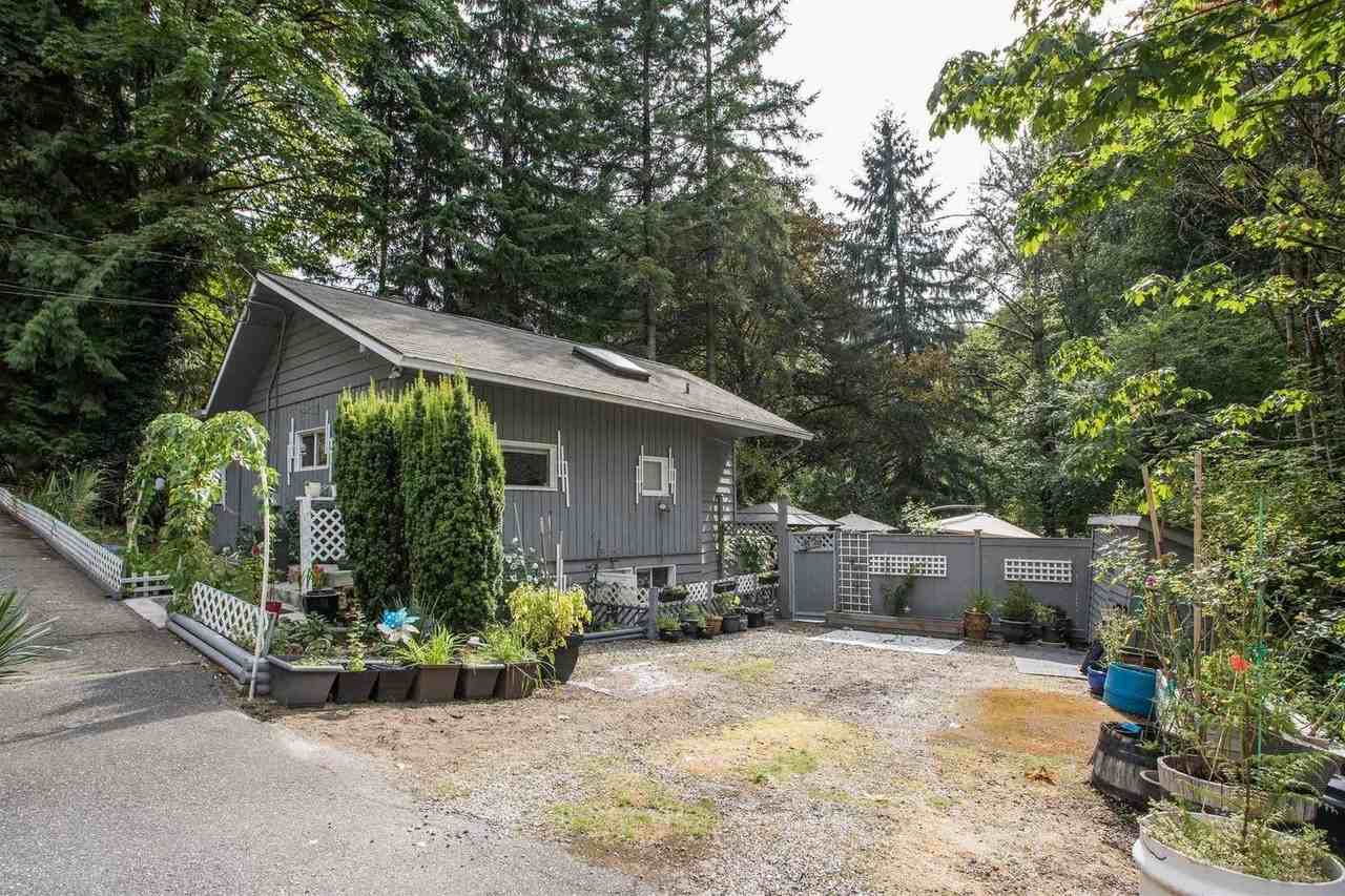 7281 Cariboo Dr - Photo 5 of 34