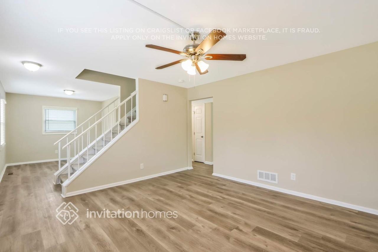 4116 Emerald Lake Dr - Photo 2 of 22