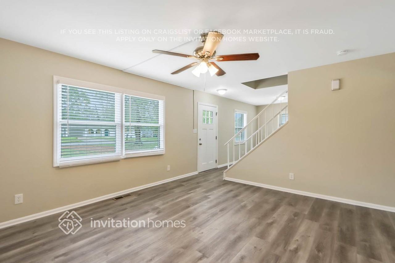 4116 Emerald Lake Dr - Photo 3 of 22