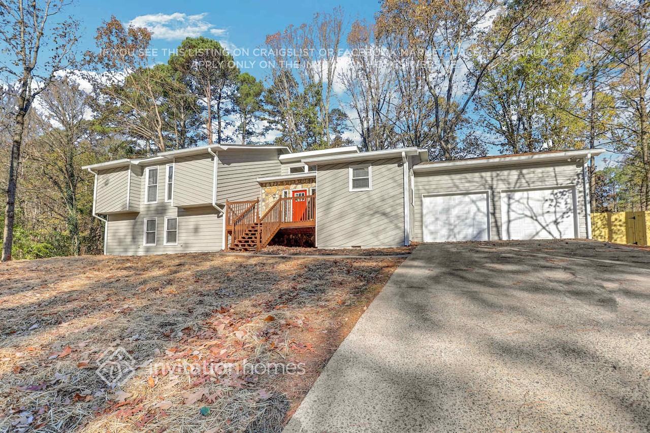 1169 Ashley Lake Dr - Photo 2 of 26