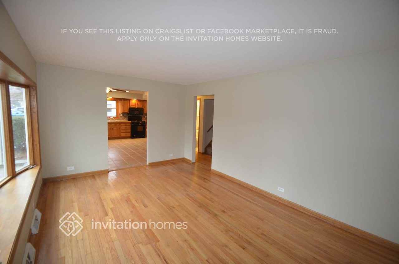 9318 S 78th Ave - Photo 4 of 14