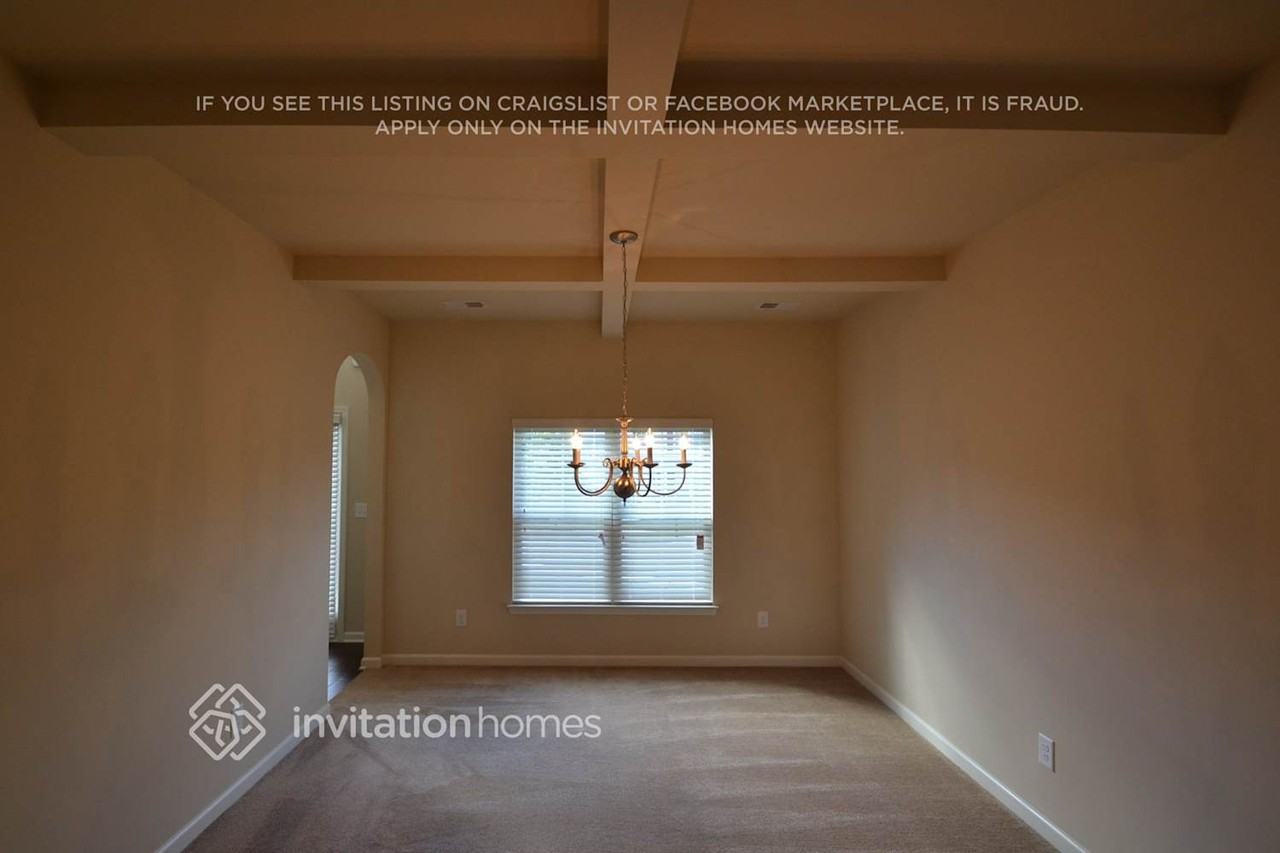 4324 Grove Lake St - Photo 3 of 14