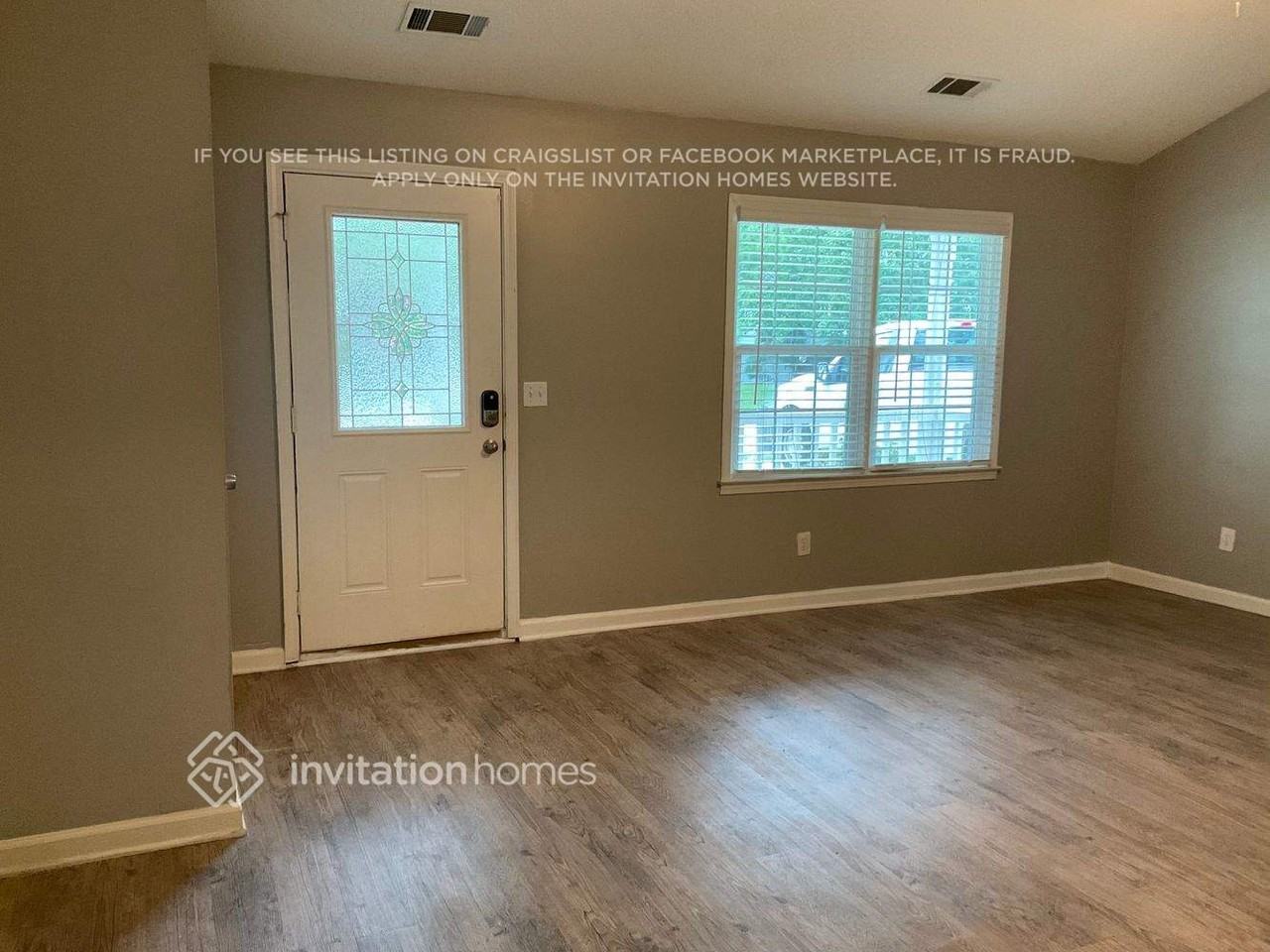 4145 Fox Chase Dr - Photo 3 of 12