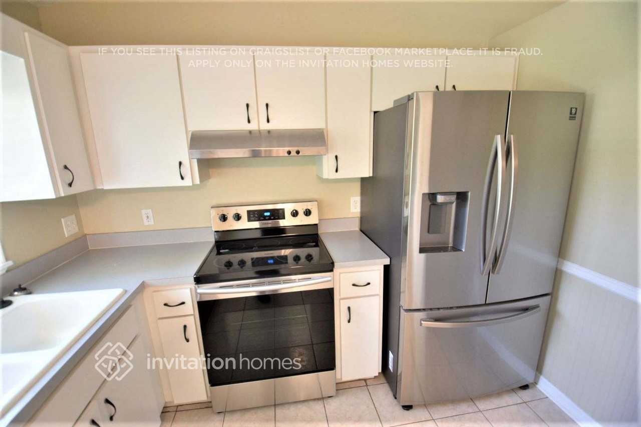 12122 Meadow Ln - Photo 4 of 18