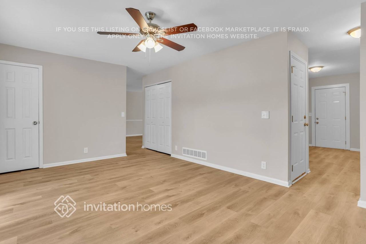 574 Stonewood Dr - Photo 3 of 22