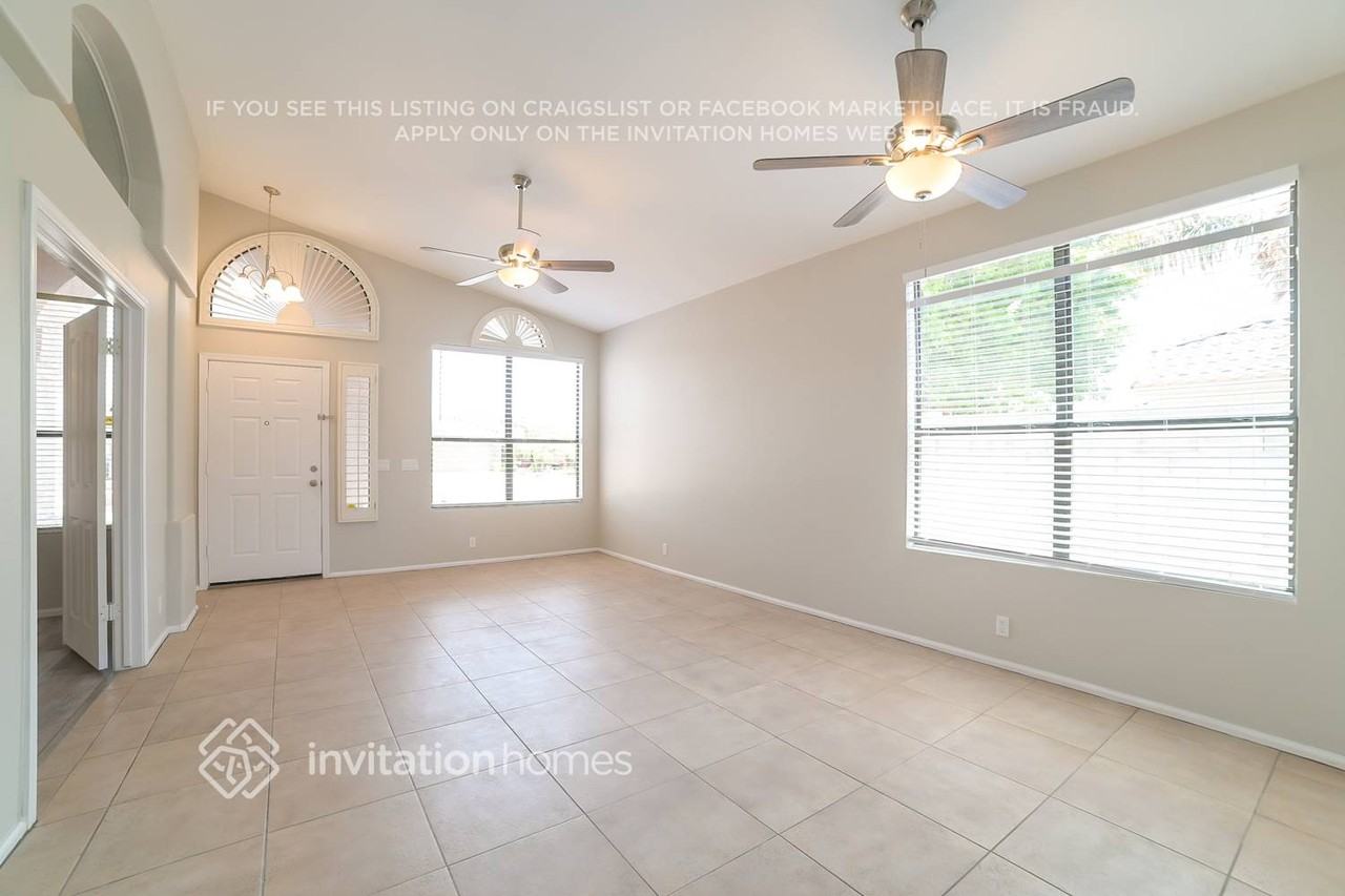 20448 N 40th Ave - Photo 2 of 14