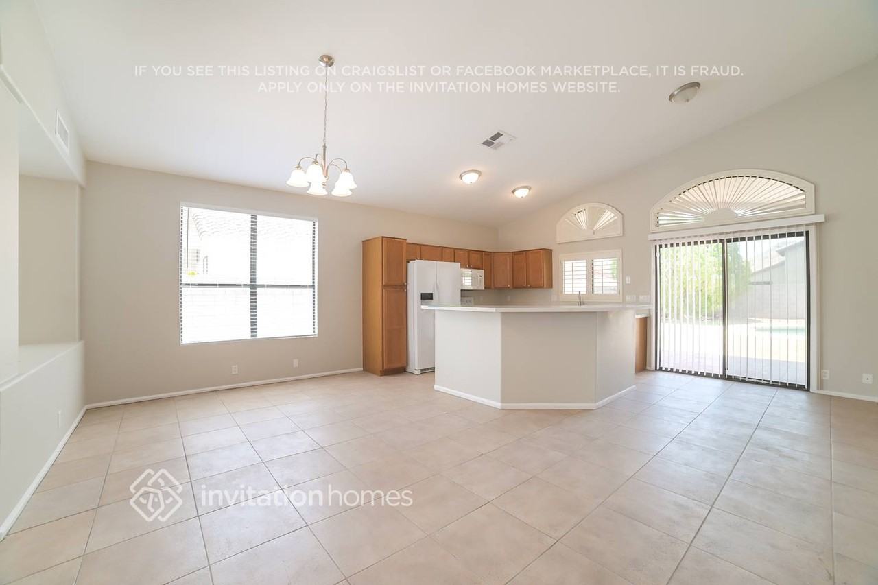 20448 N 40th Ave - Photo 4 of 14