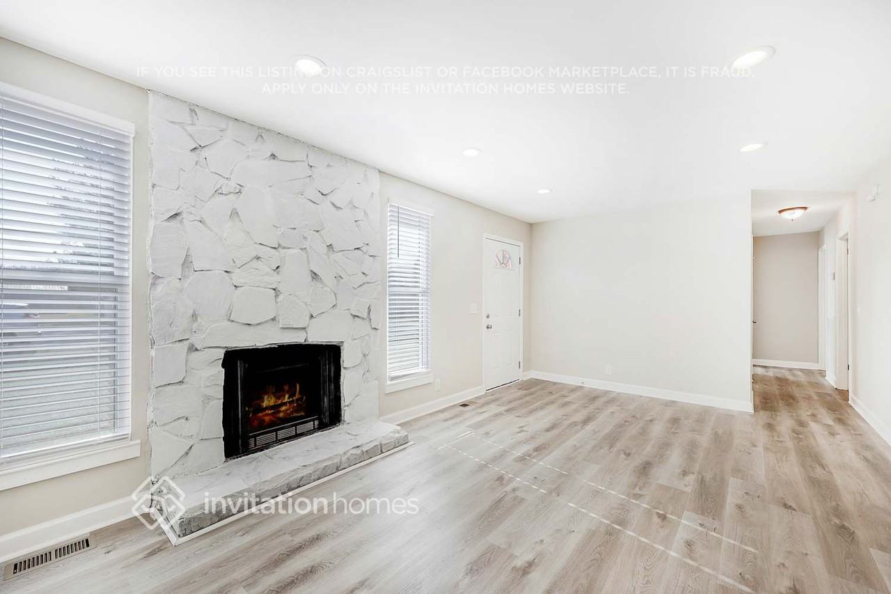 4828 Leesa Ann Ln - Photo 2 of 22