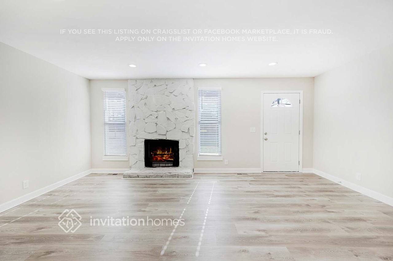 4828 Leesa Ann Ln - Photo 3 of 22