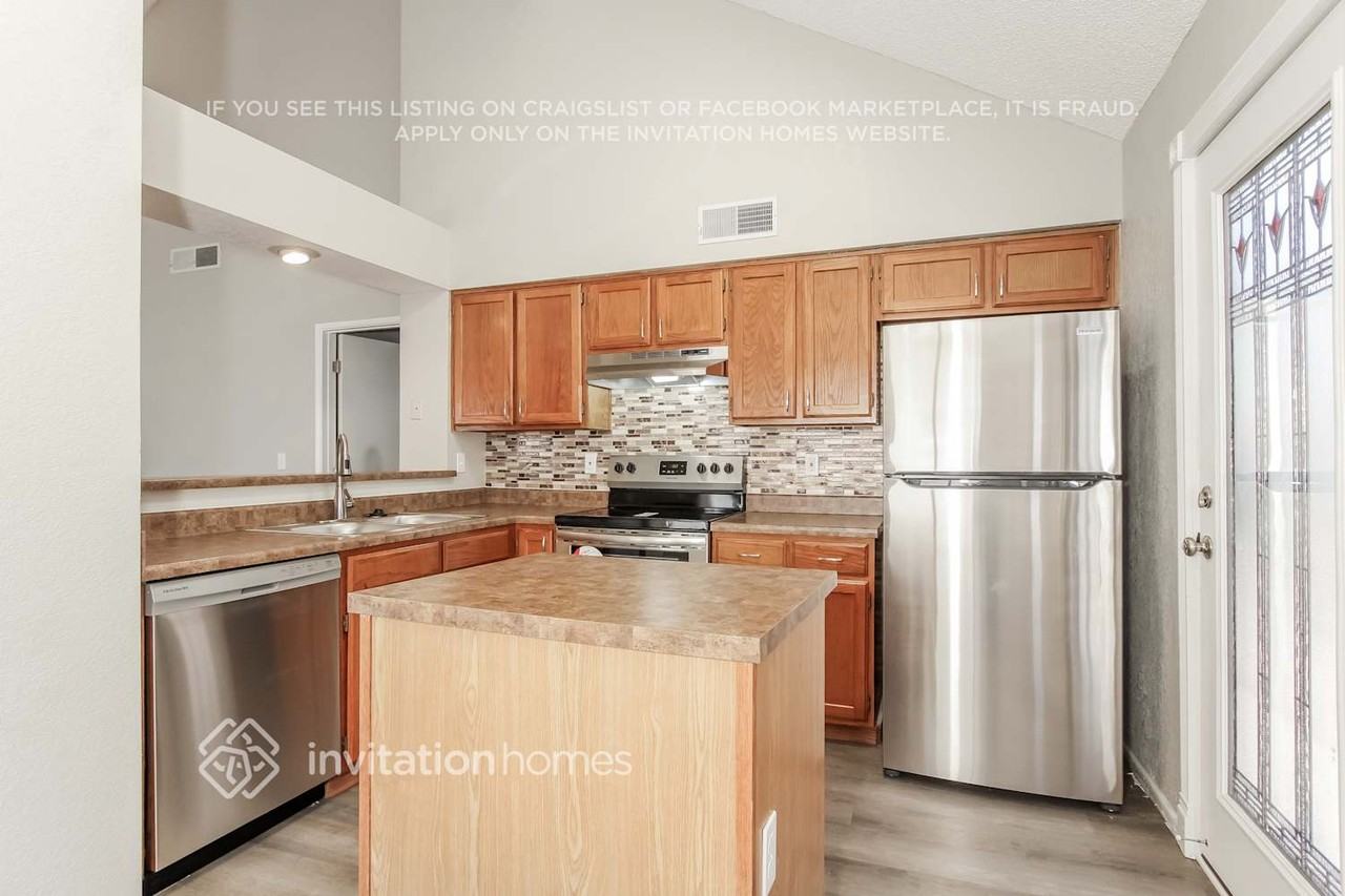 2106 W Monona Dr - Photo 7 of 16