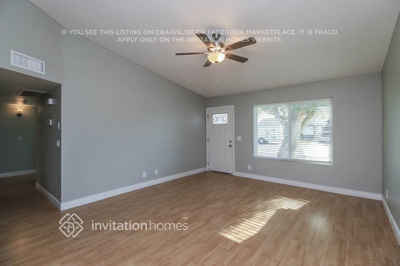 2926 E Escondido Ave - Photo 2 of 16