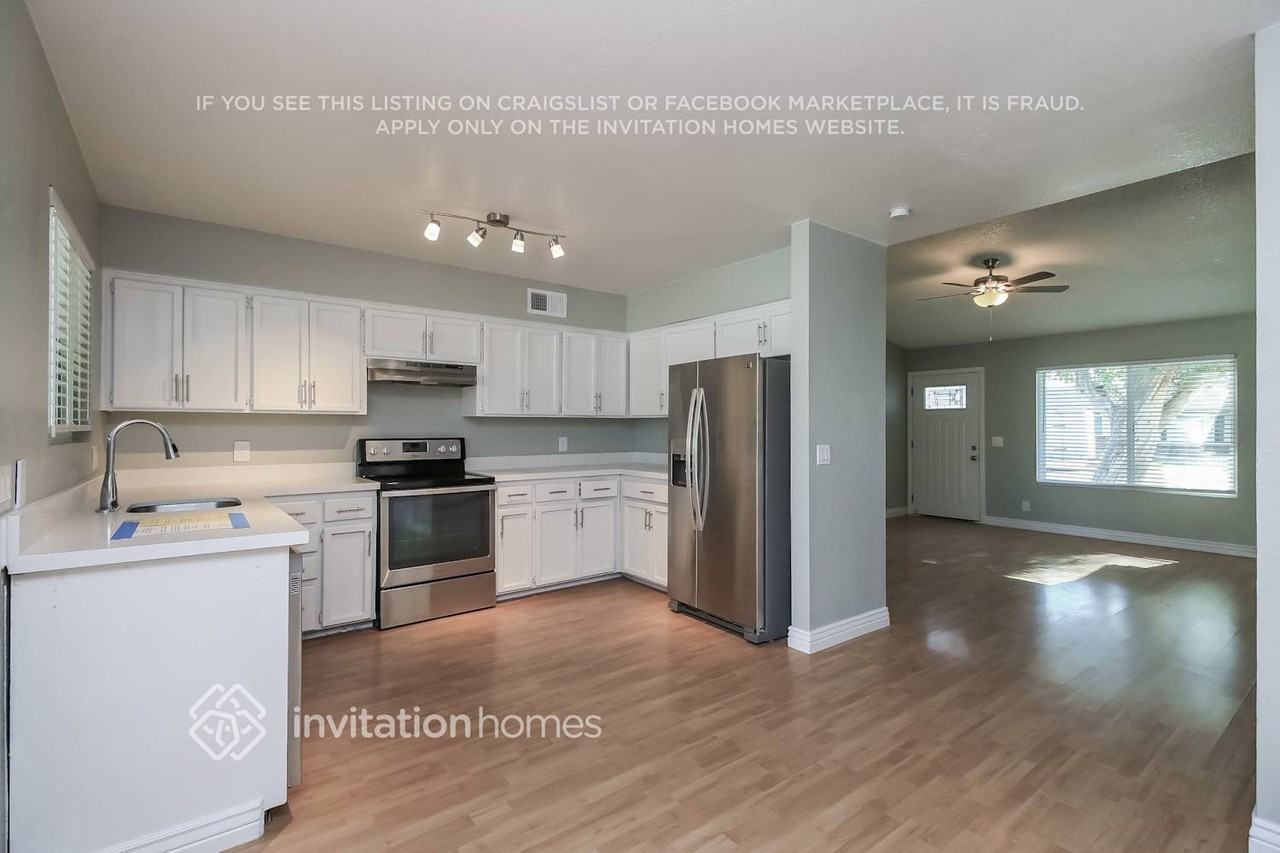 2926 E Escondido Ave - Photo 5 of 16