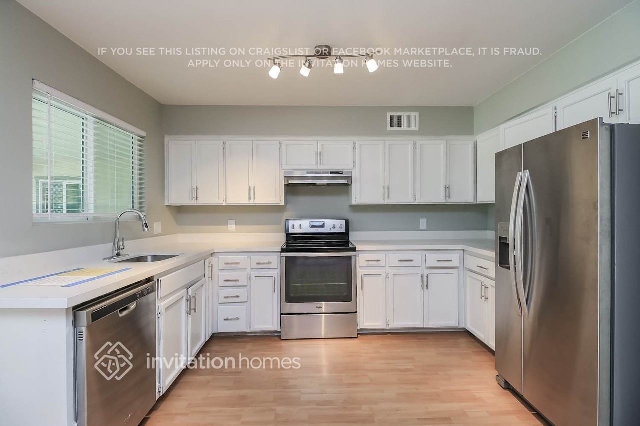 2926 E Escondido Ave - Photo 6 of 16