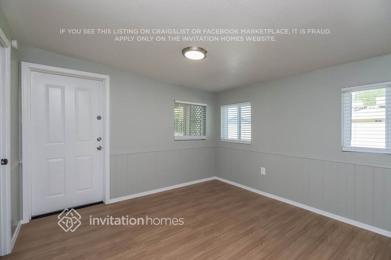 2926 E Escondido Ave - Photo 7 of 16