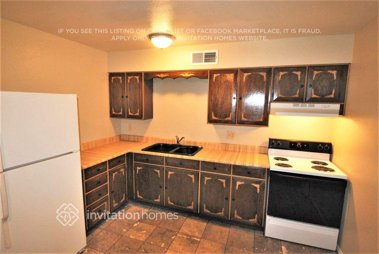 5229 W Palm Ln - Photo 3 of 9