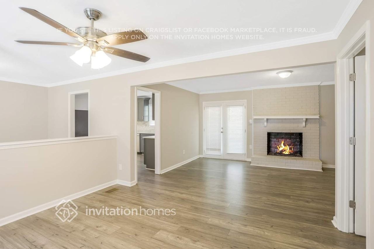 2865 Castle Dr - Photo 4 of 31