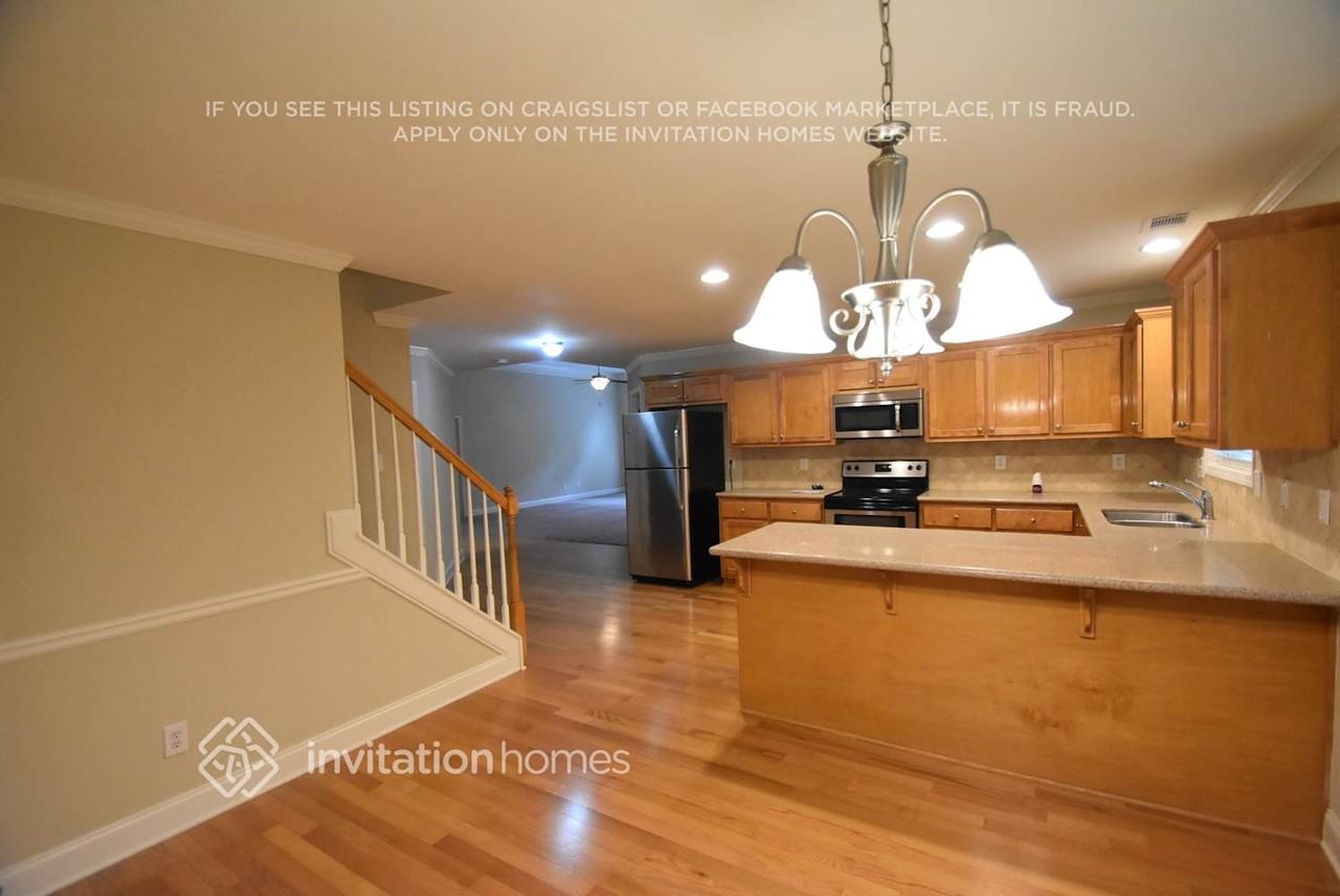 680 Herring Rd - Photo 6 of 15