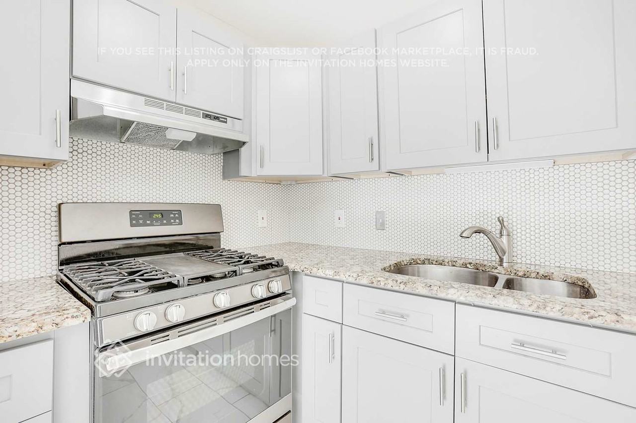 3863 Creekbank Cv - Photo 5 of 26