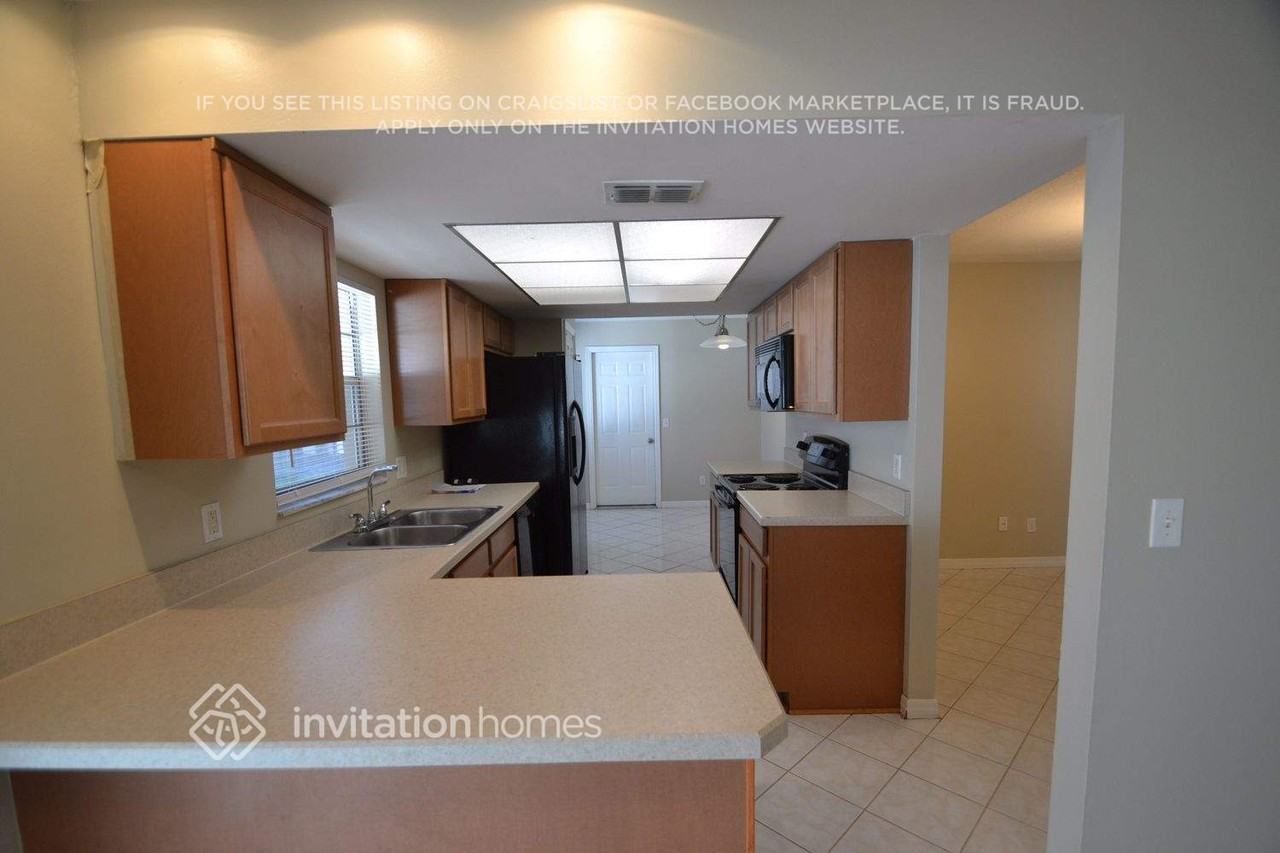 8643 Tarragon Dr - Photo 4 of 13