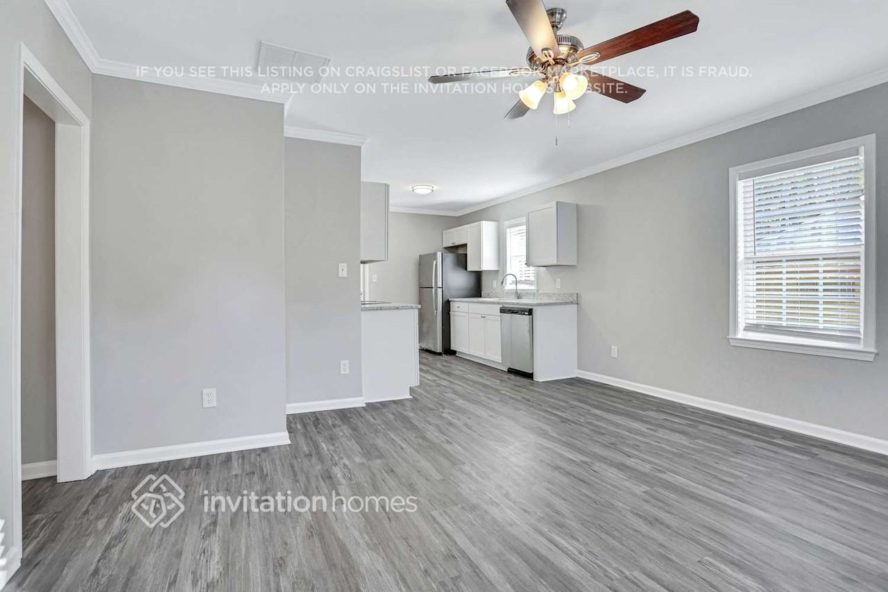 843 Meadow Pl - Photo 2 of 14