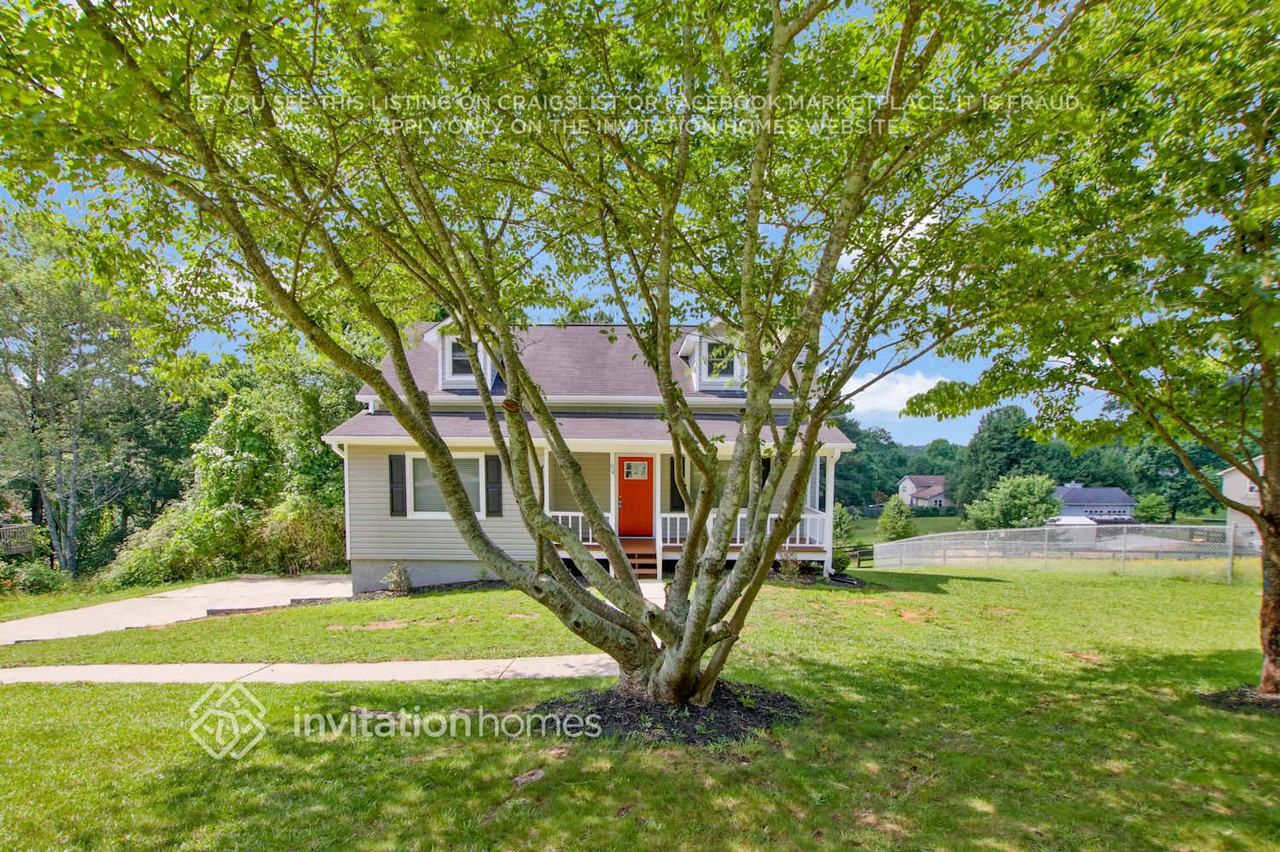 64 Stacey Dr - Photo 2 of 26